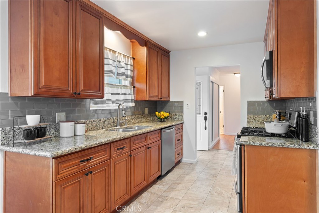 1408 N Midsite Avenue