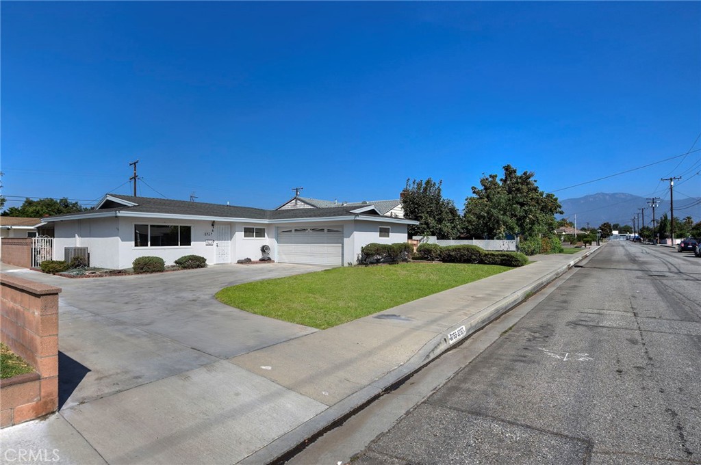 3757 Strang Avenue