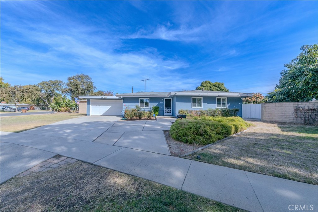 1026 N Mountain View Place