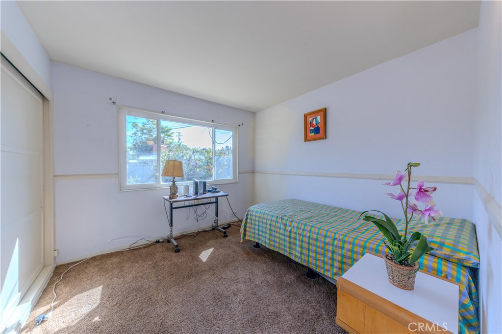 1026 N Mountain View Place