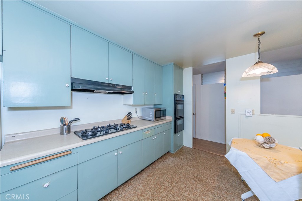 1026 N Mountain View Place