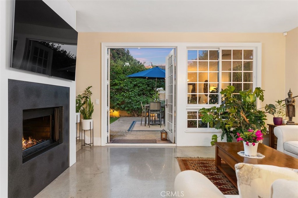 631 Brocton Court 101