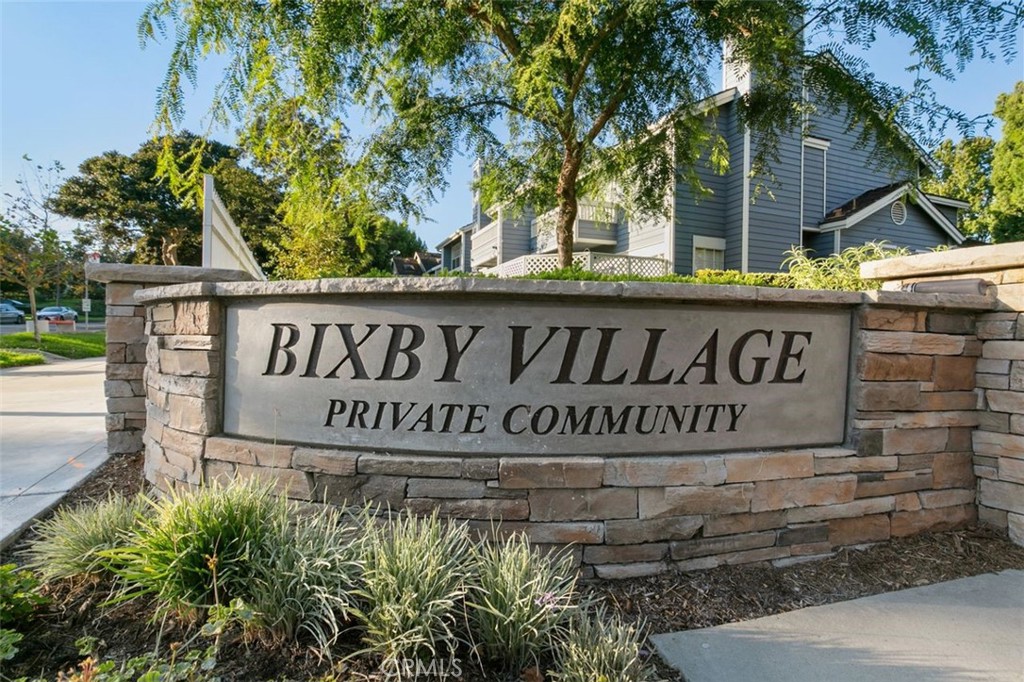 631 Brocton Court 101