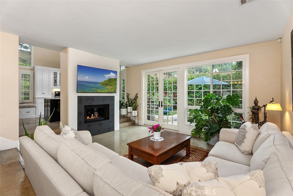 631 Brocton Court 101