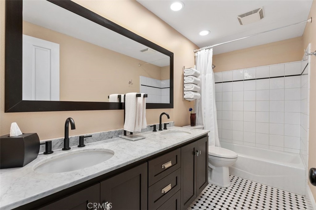 631 Brocton Court 101