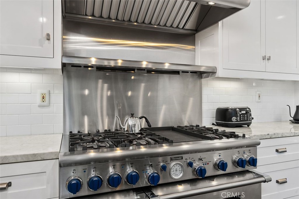 631 Brocton Court 101