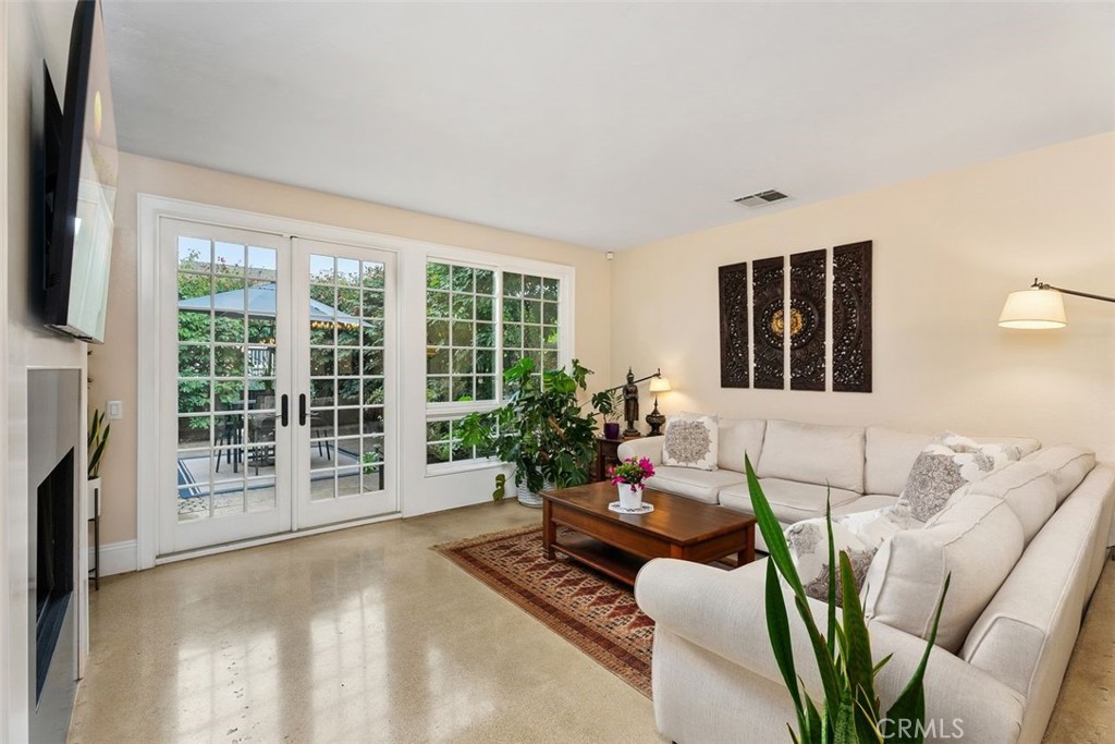 631 Brocton Court 101