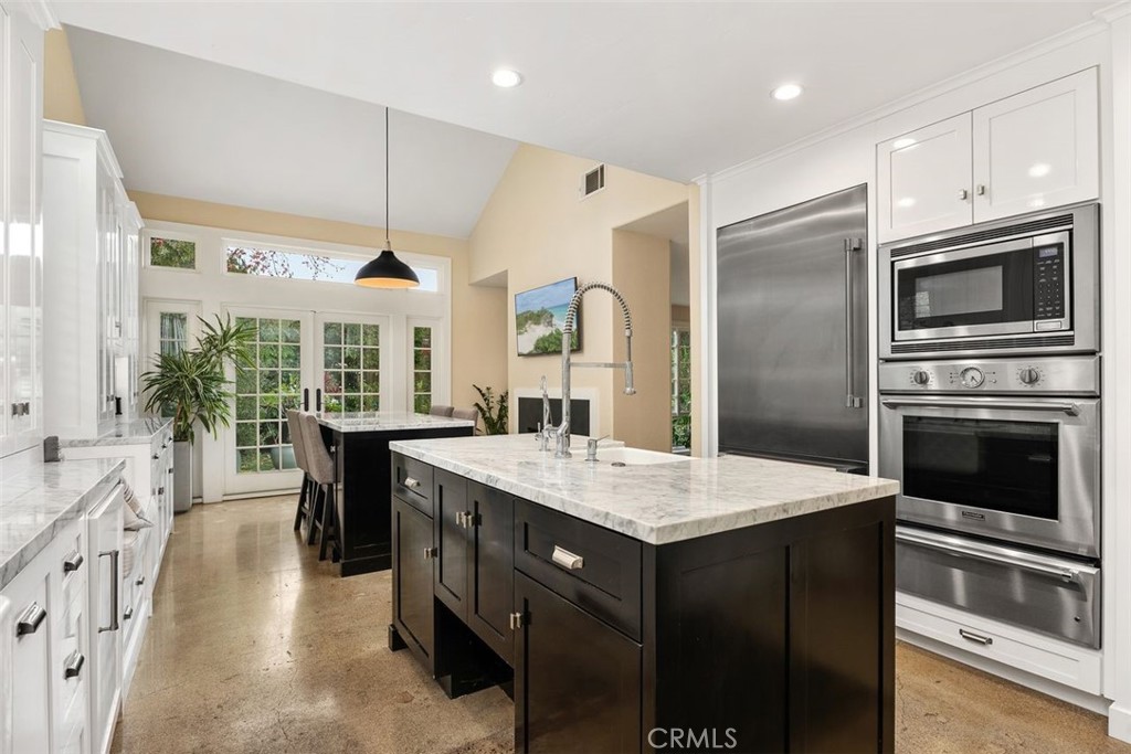 631 Brocton Court 101