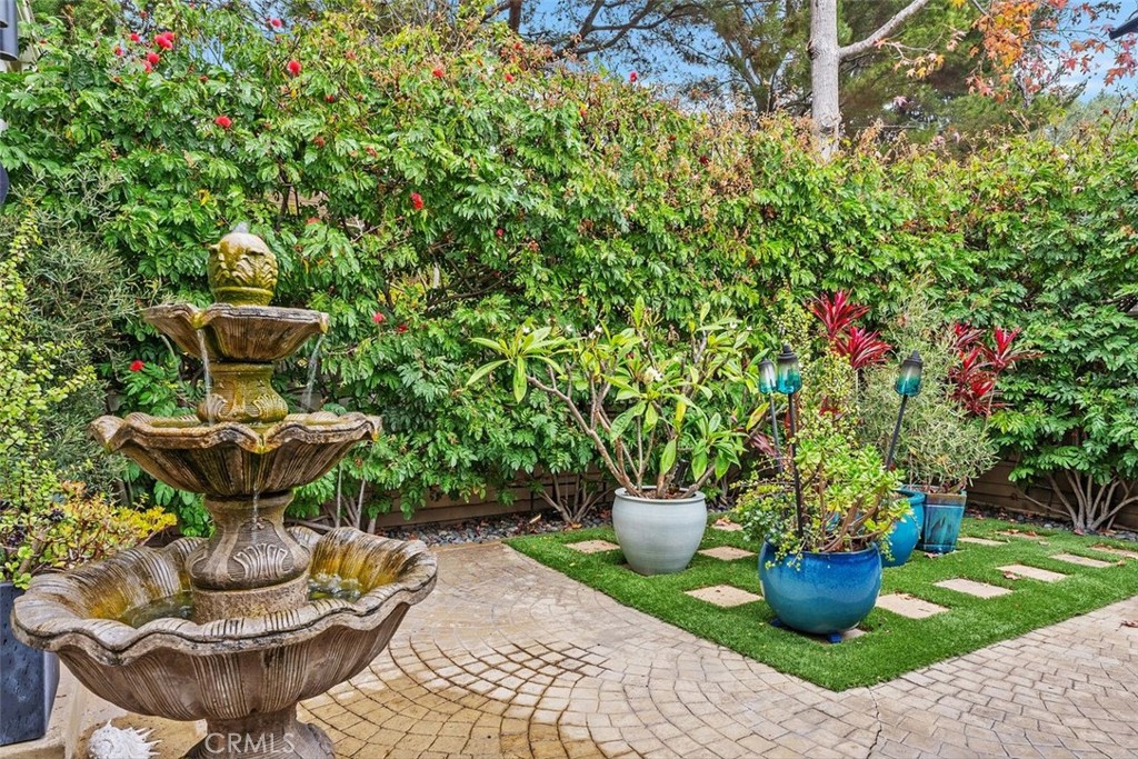 631 Brocton Court 101