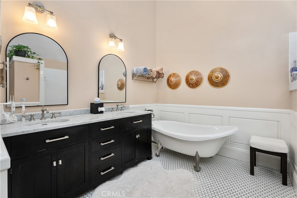 631 Brocton Court 101