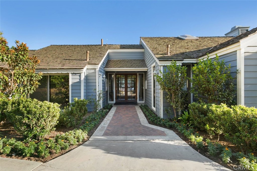 631 Brocton Court 101