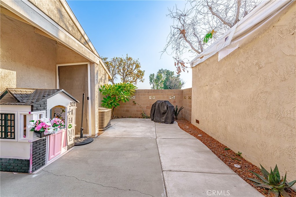 1422 N Gardenia Avenue