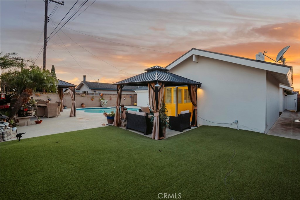 18700 Redwood Street