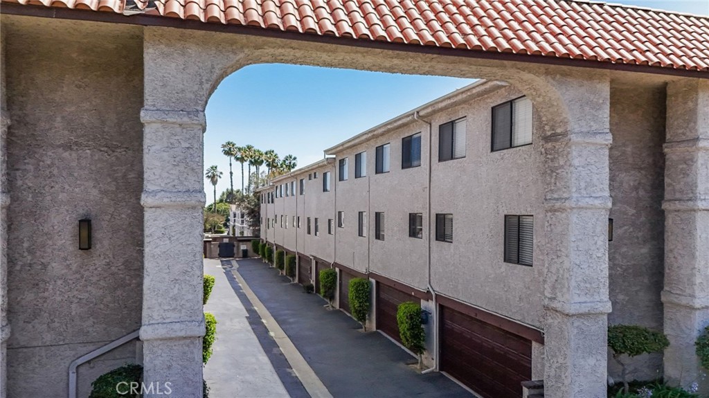 2450 E Del Mar Boulevard 36