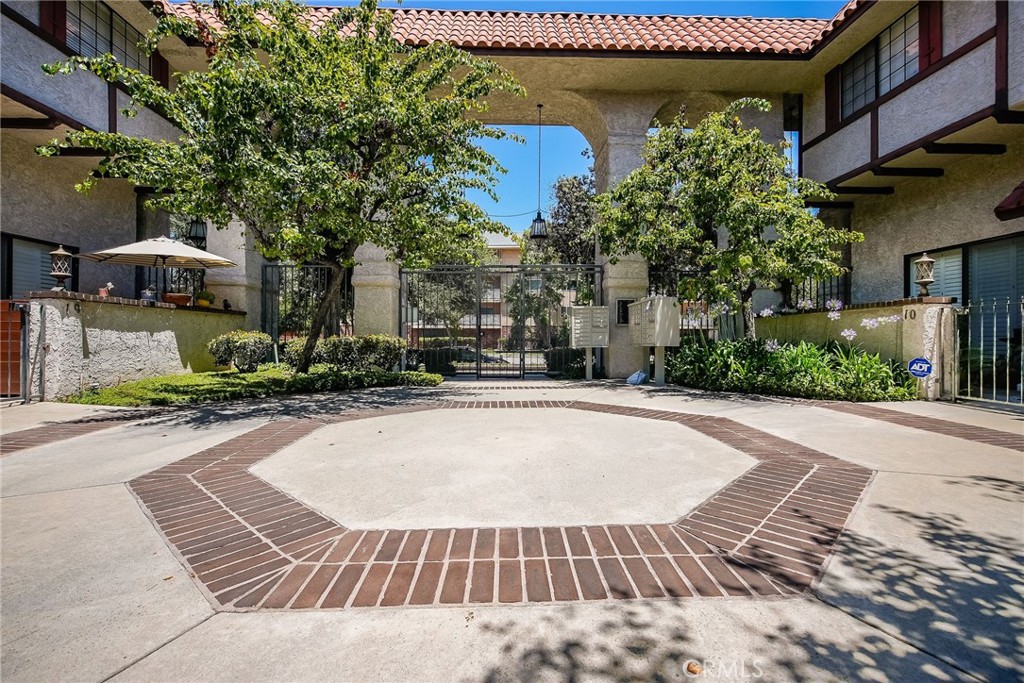 2450 E Del Mar Boulevard 36