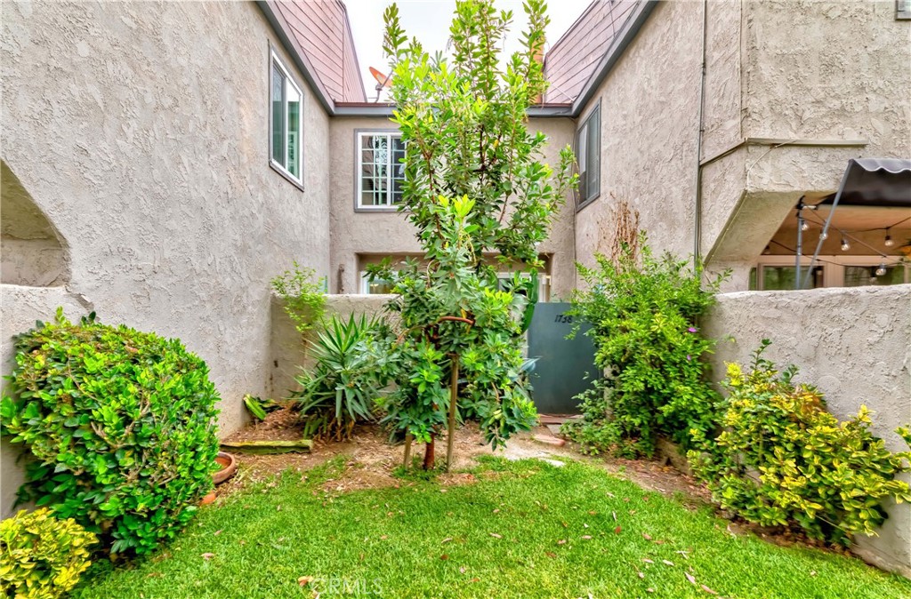 1738 Puente Avenue 50