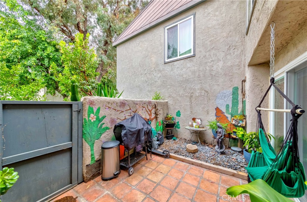 1738 Puente Avenue 50