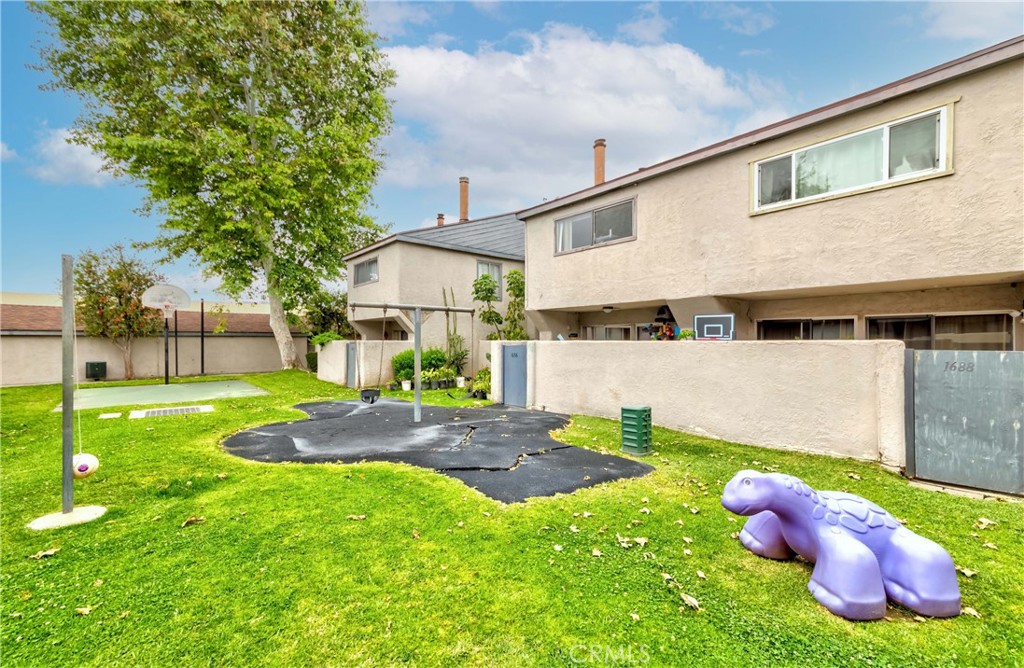 1738 Puente Avenue 50