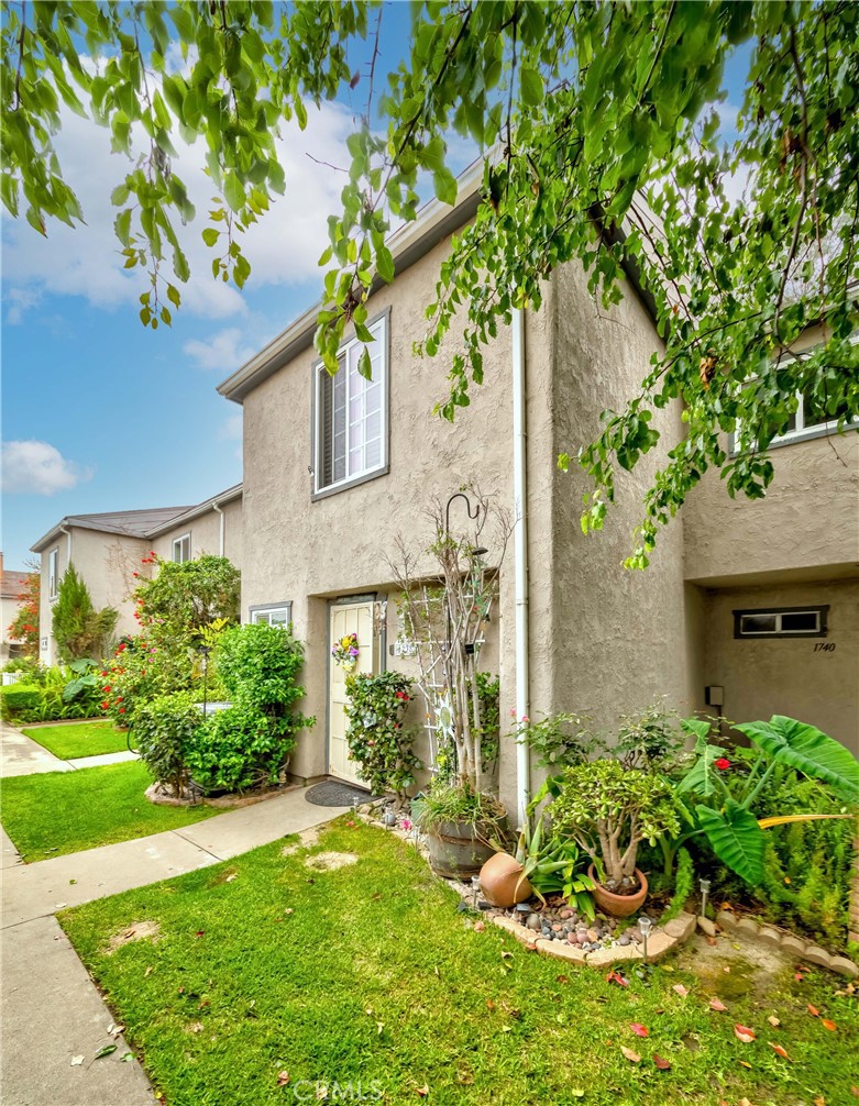 1738 Puente Avenue 50