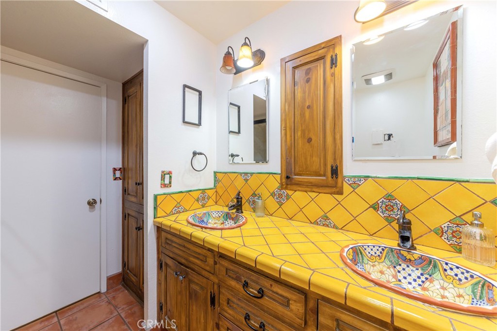 1738 Puente Avenue 50