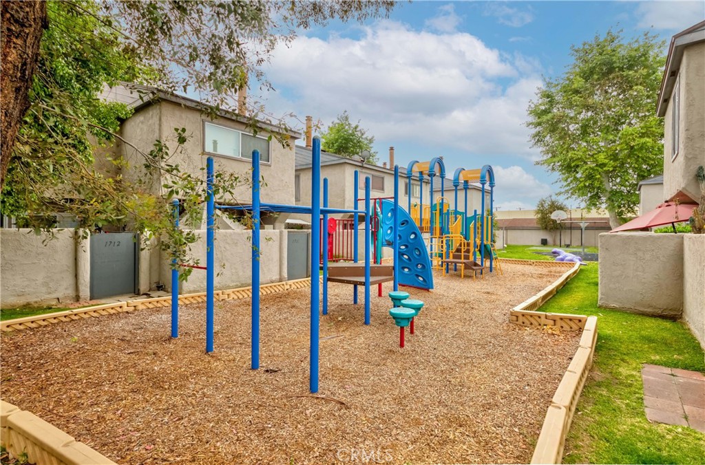 1738 Puente Avenue 50