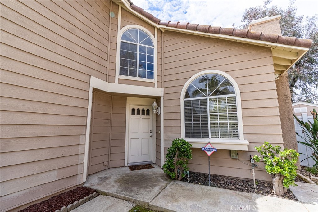 13564 Crescent Hill Drive