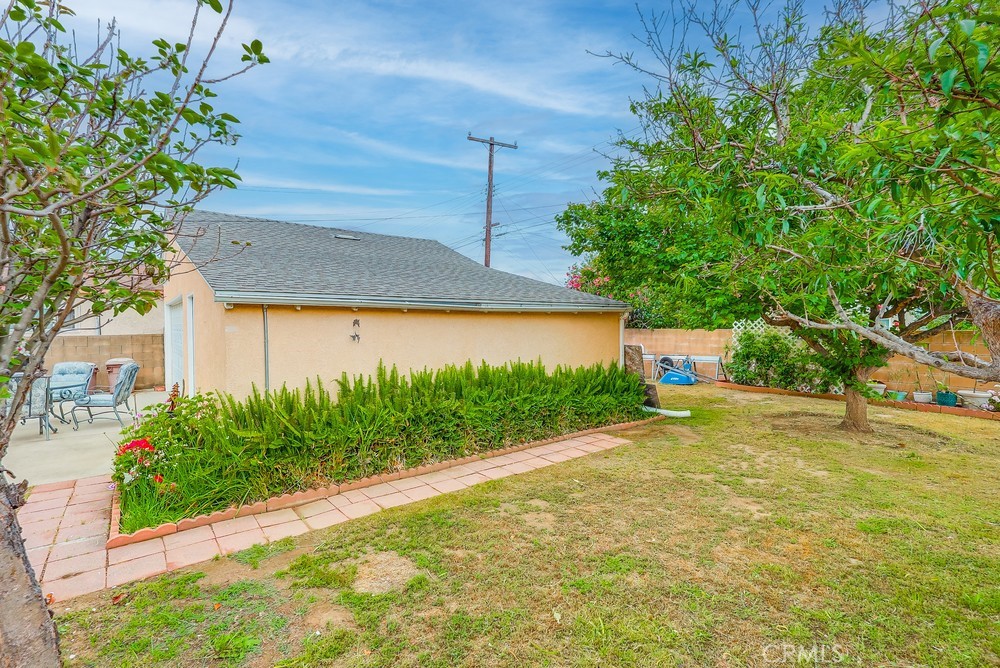 229 N Broadmoor Avenue