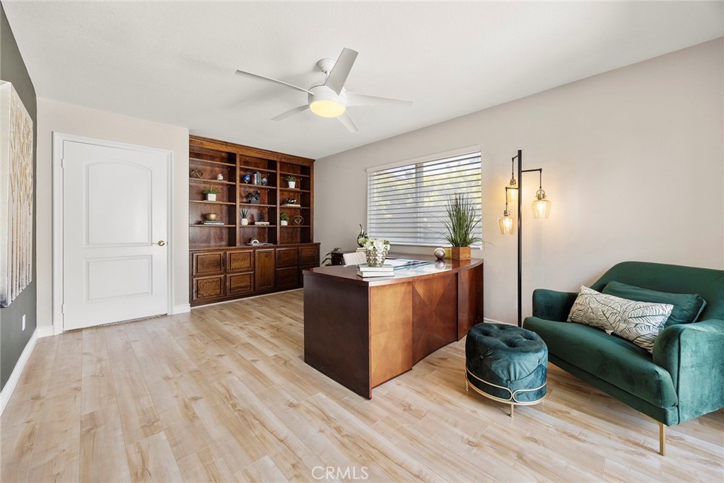 5210 Avenida De Kristine
