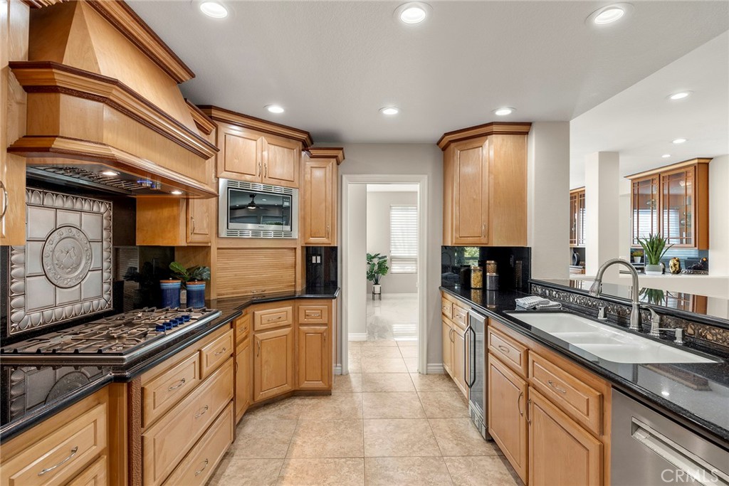 5210 Avenida De Kristine