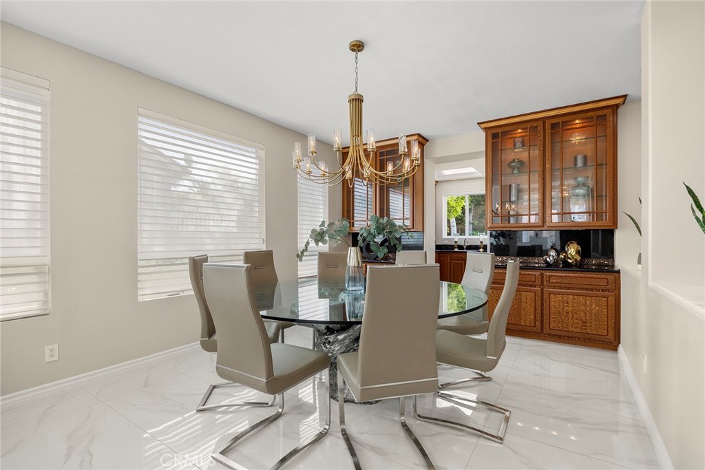 5210 Avenida De Kristine