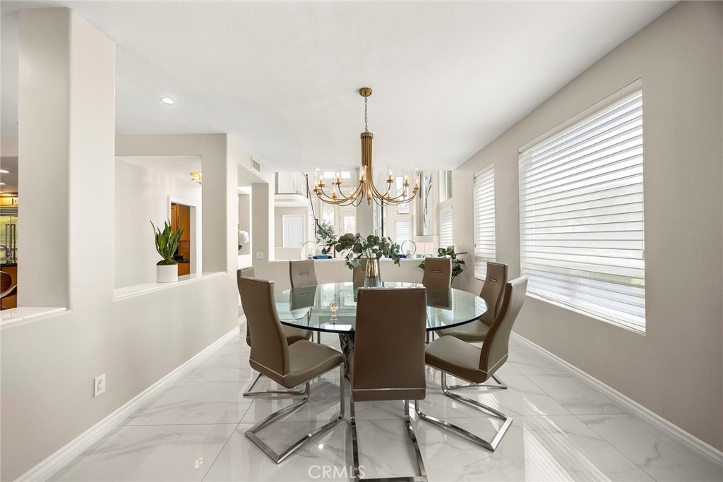 5210 Avenida De Kristine