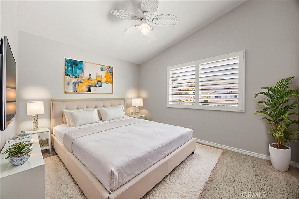 5210 Avenida De Kristine