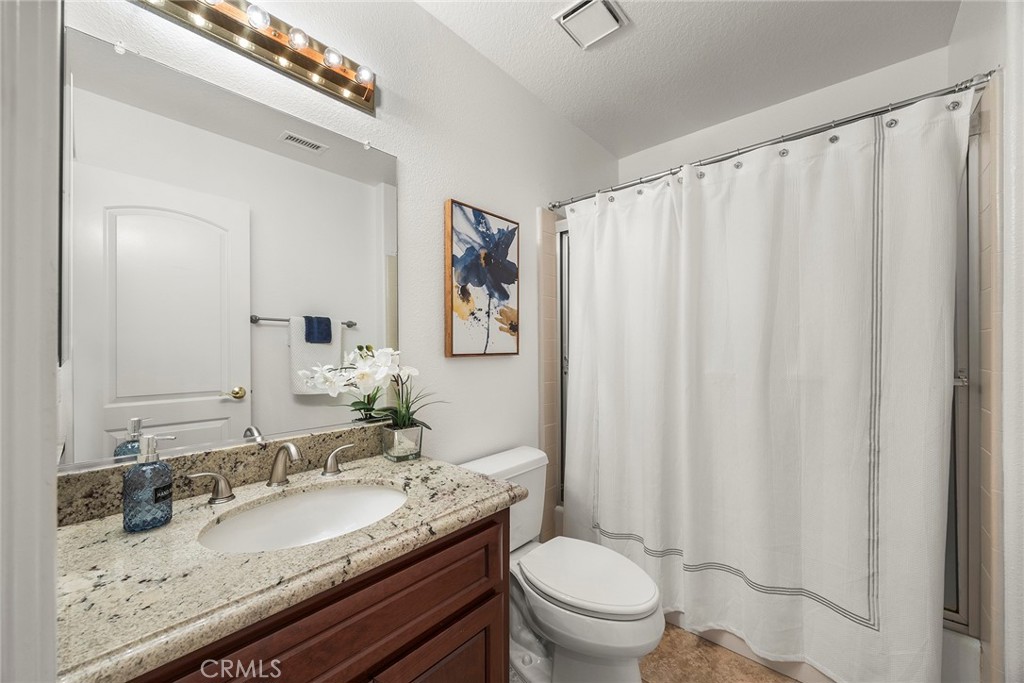 5210 Avenida De Kristine