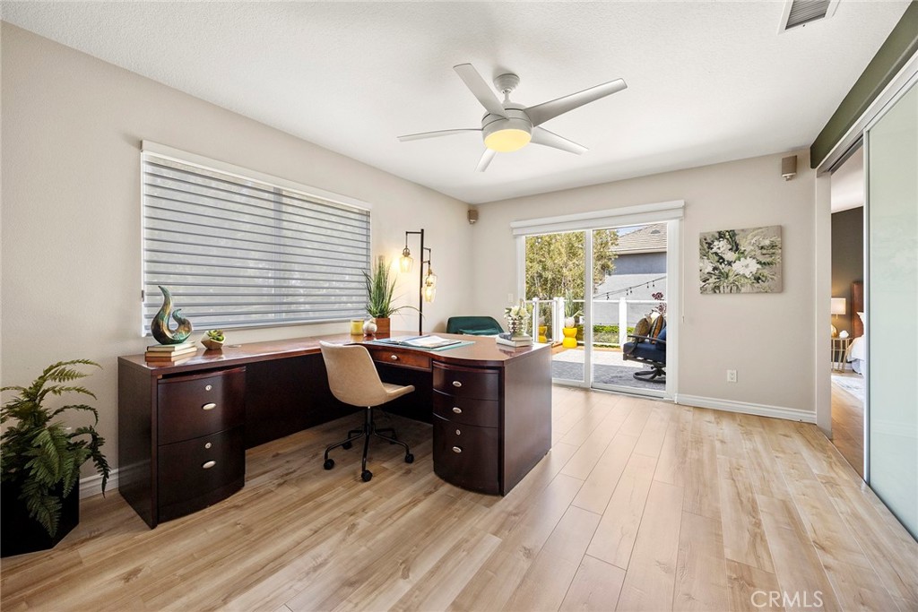 5210 Avenida De Kristine