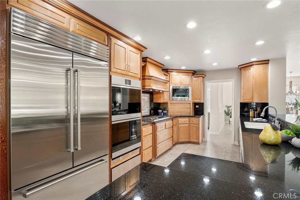 5210 Avenida De Kristine