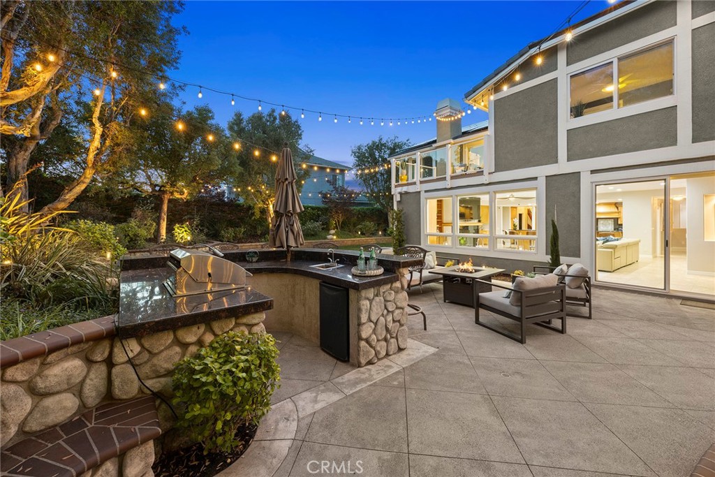 5210 Avenida De Kristine