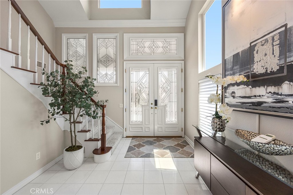 5210 Avenida De Kristine