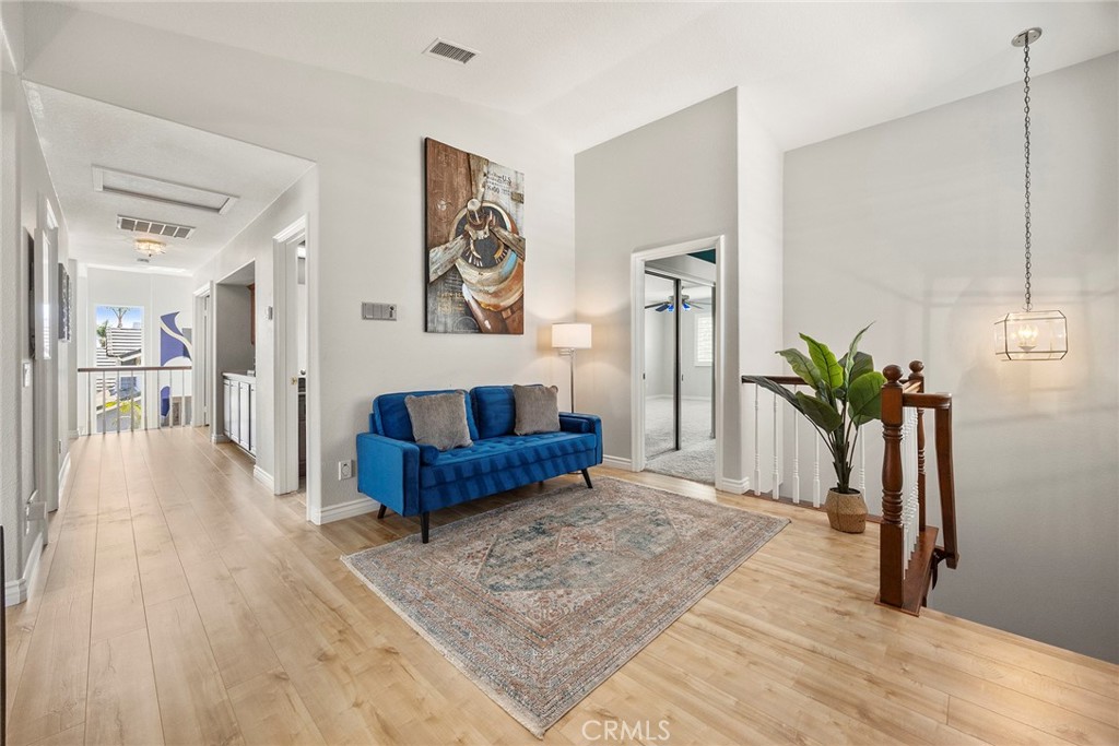5210 Avenida De Kristine