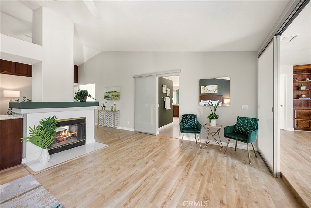 5210 Avenida De Kristine