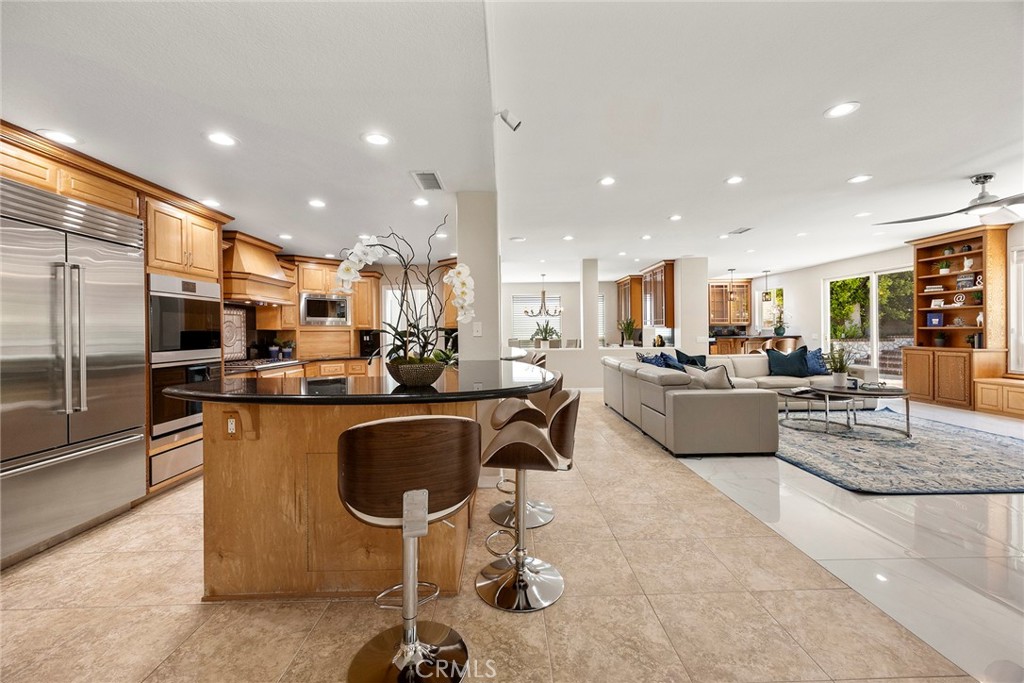 5210 Avenida De Kristine