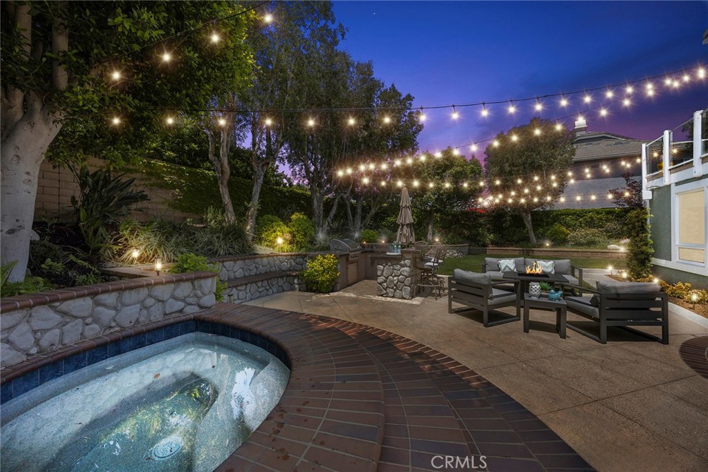 5210 Avenida De Kristine