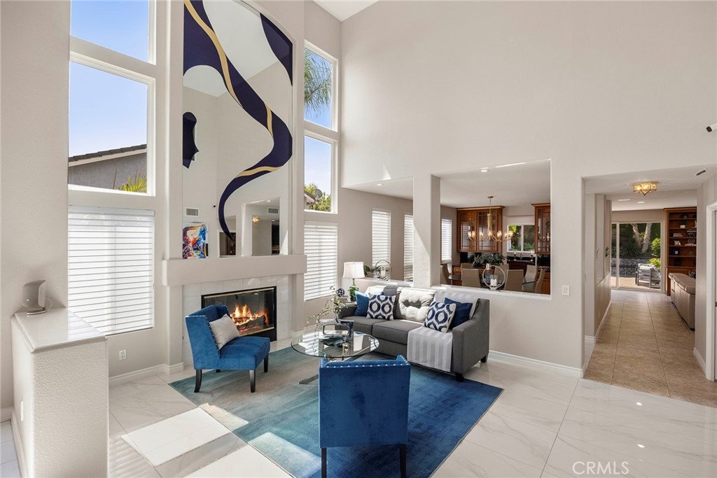 5210 Avenida De Kristine