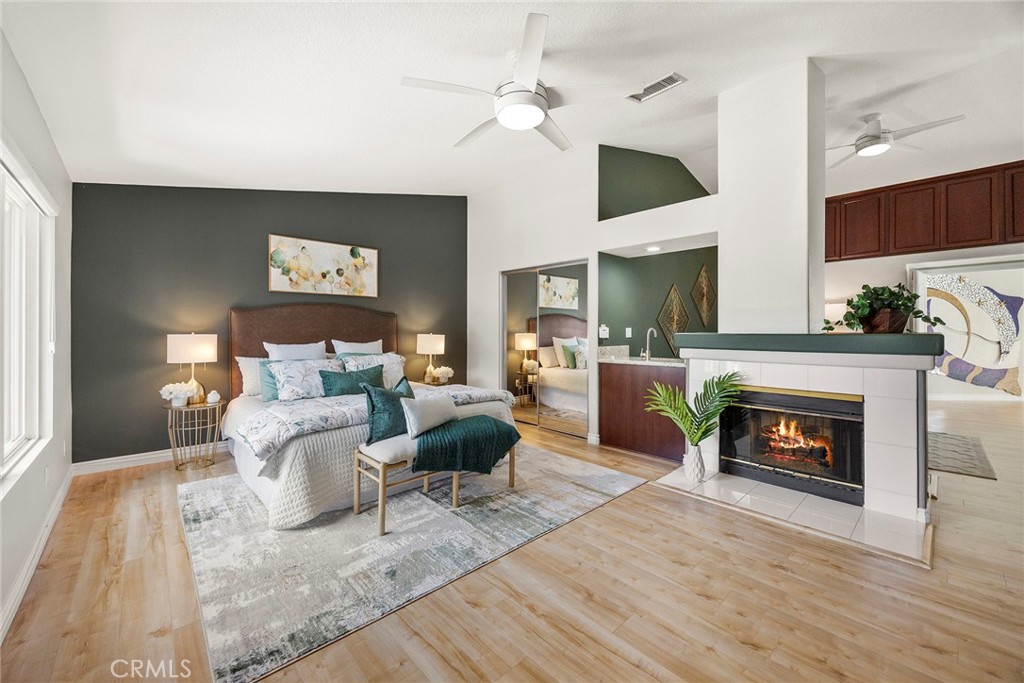 5210 Avenida De Kristine