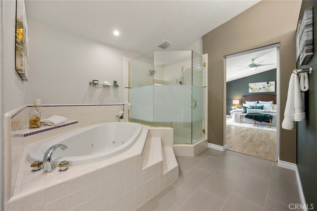 5210 Avenida De Kristine