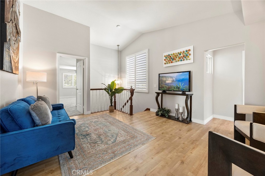 5210 Avenida De Kristine