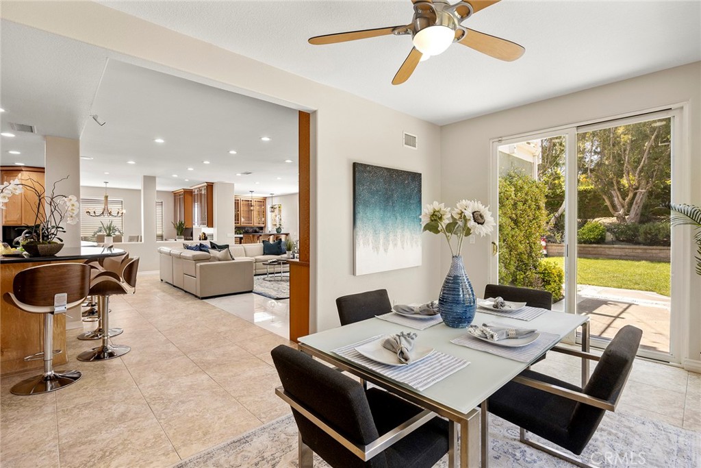 5210 Avenida De Kristine