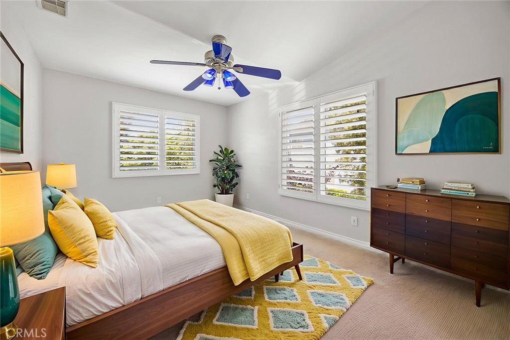 5210 Avenida De Kristine