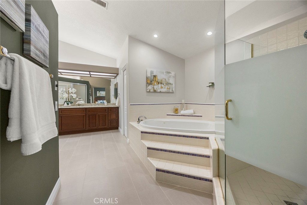 5210 Avenida De Kristine