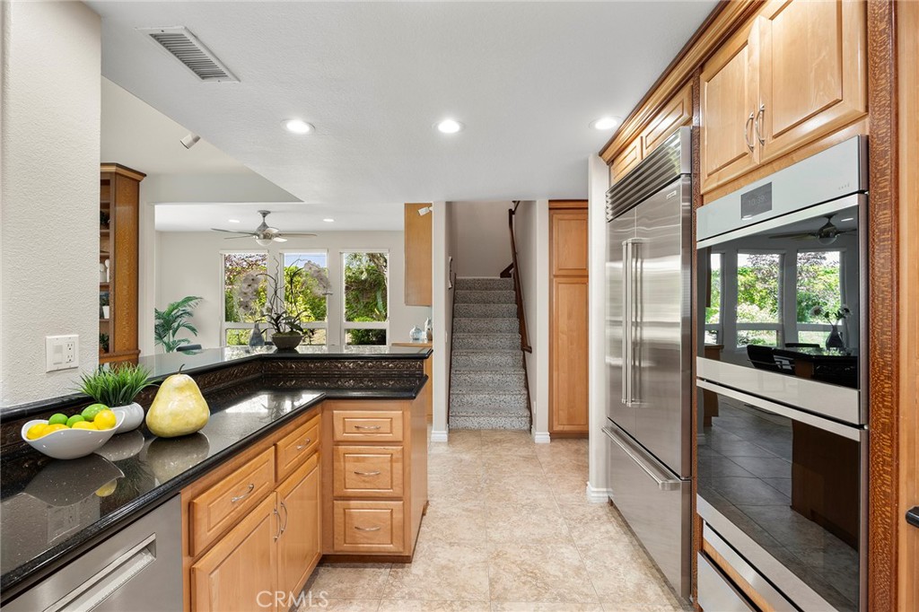 5210 Avenida De Kristine