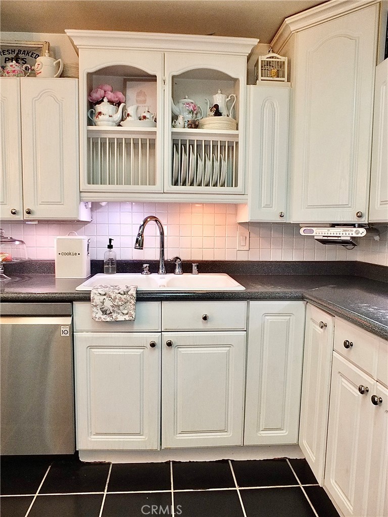 251 W Markland Drive